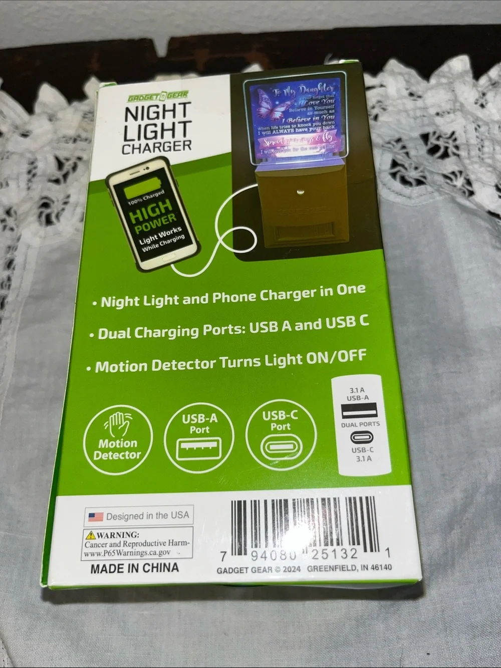 White Night Light Charger with Motion Detector and USB-A/USB-C Ports